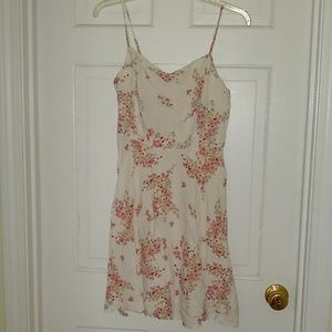 Old Navy dress. Size petite small. With tag